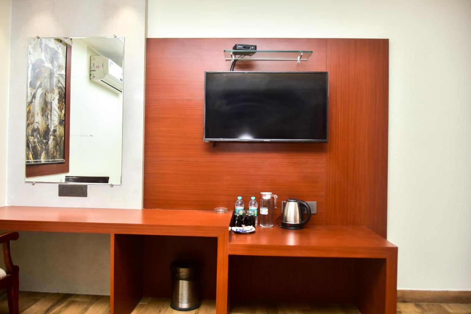 Hotel The Park View Prayagraj Extérieur photo