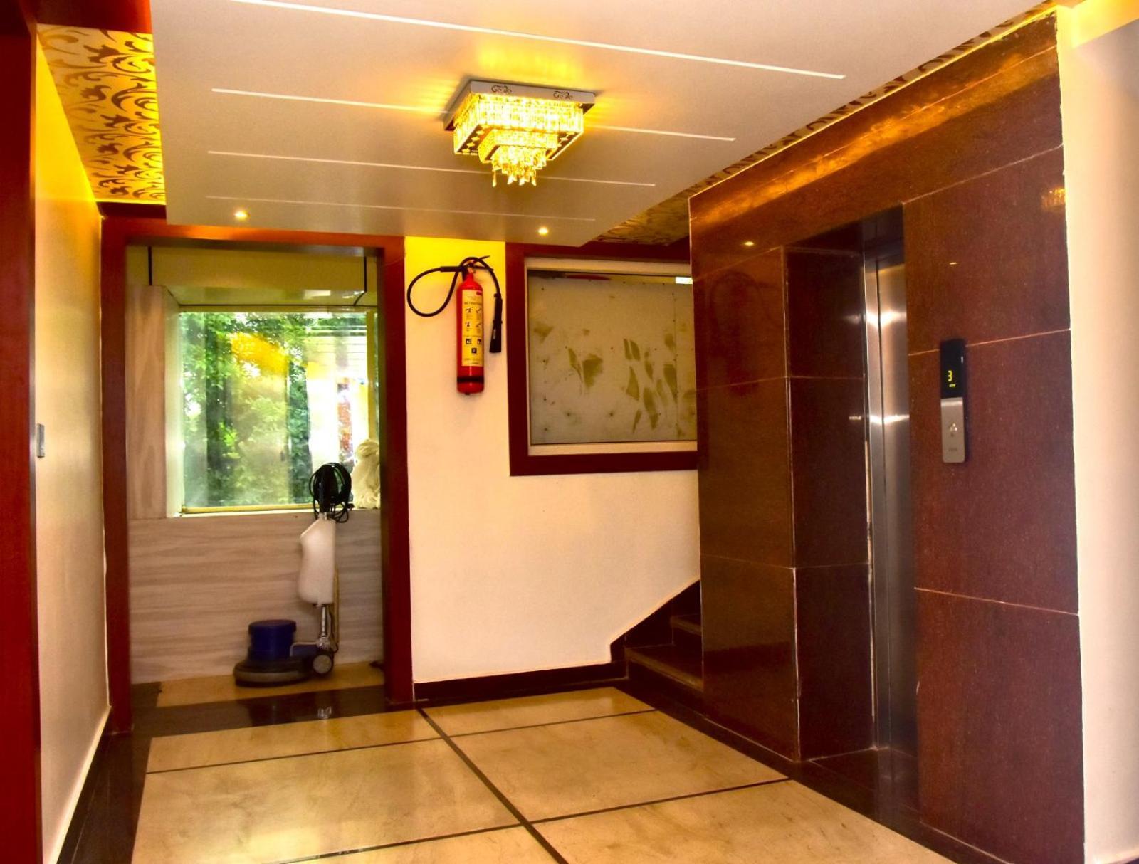 Hotel The Park View Prayagraj Extérieur photo