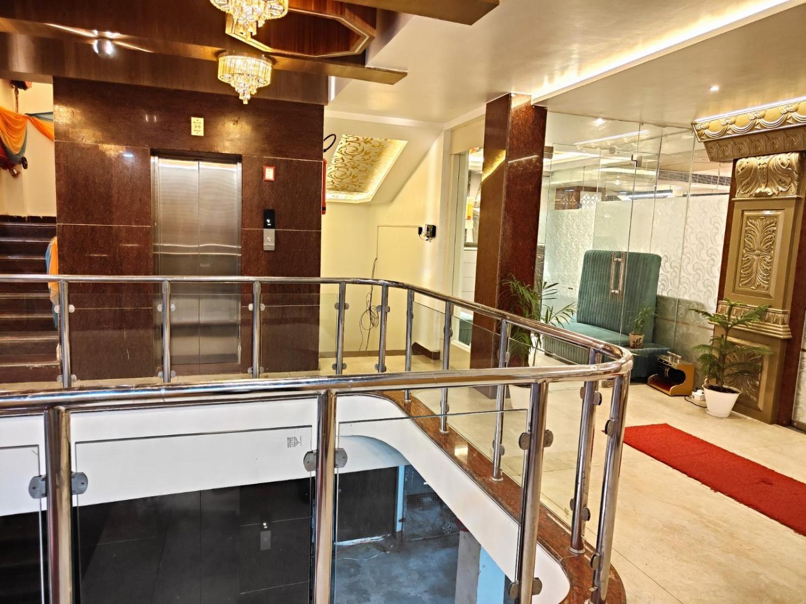 Hotel The Park View Prayagraj Extérieur photo