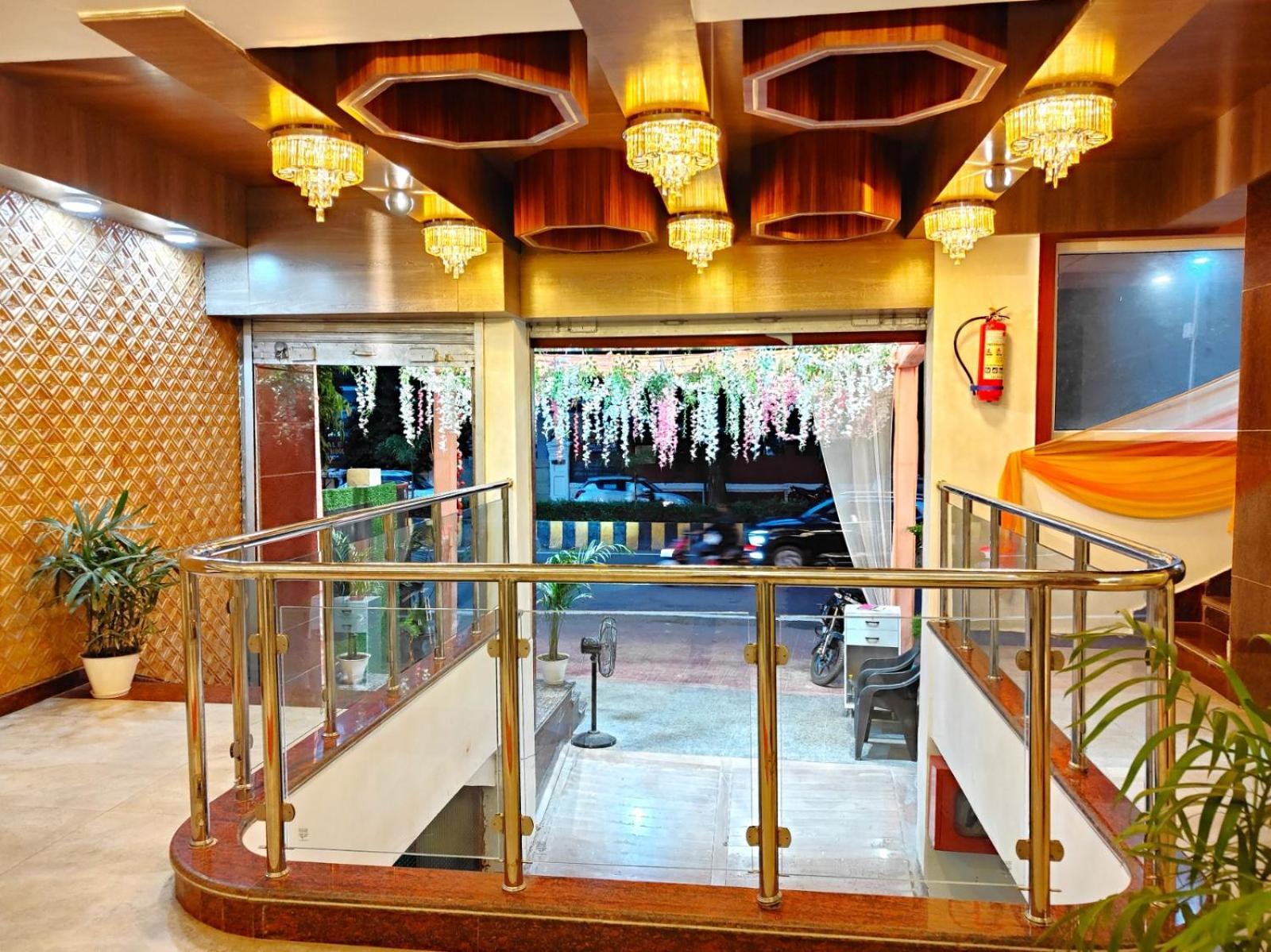 Hotel The Park View Prayagraj Extérieur photo